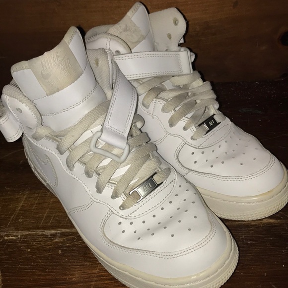 creased nike air force